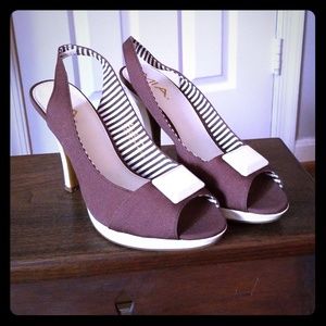 NWOT Brown peep-toe heels